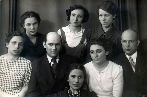 Մոտ 100–ամյա թարգմանչուհին թարգմանել է 1000–ամյա տաղերը. Նարեկացու տաղերն` արդեն ռուսերեն Մոտ 100–ամյա թարգմանչուհին թարգմանել է 1000–ամյա տաղերը. Նարեկացու տաղերն` արդեն ռուսերեն - Sputnik Արմենիա