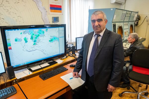 Армянские охотники на облака, или Как на самом деле работают противоградовые станции - Sputnik Армения