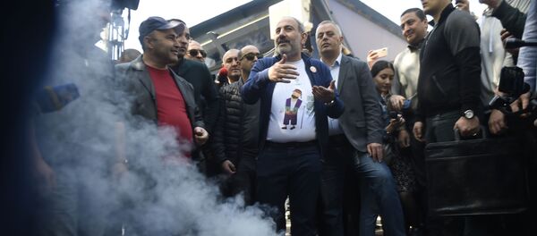 Никол Пашинян на празднике День гражданина в Ереване - Sputnik Արմենիա