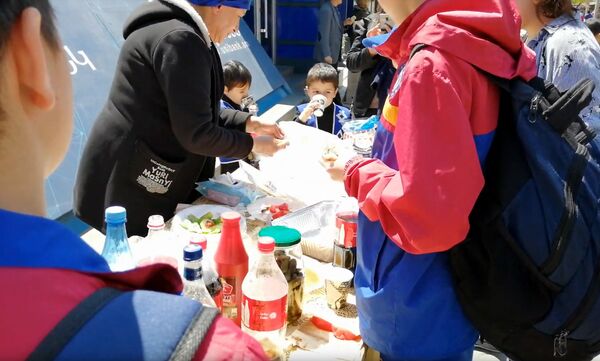 Ո՞ւմ պատրաստած խորովածը կերավ Նիկոլ Փաշինյանը. տեսանյութեր  - Sputnik Արմենիա