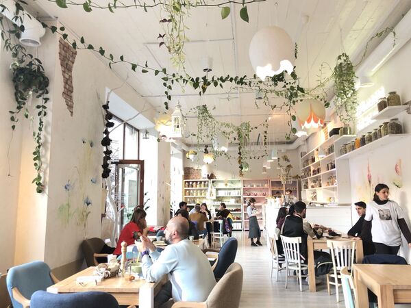 Ռոմանտիկ է, բայց Դոն Կիխոտը չէ. ինչը ստիպեց հայ գործարարին Ժնևը փոխարինել Գյումրիով Ռոմանտիկ է, բայց Դոն Կիխոտը չէ. ինչը ստիպեց հայ գործարարին Ժնևը փոխարինել Գյումրիով - Sputnik Արմենիա