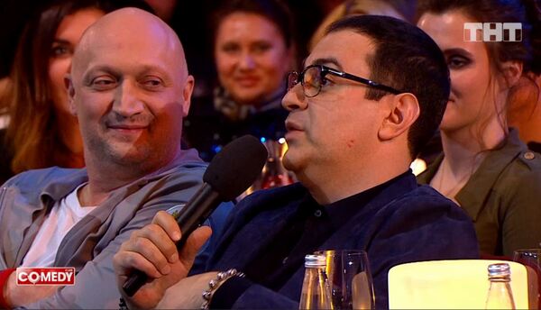 Чебурашка и Крокодил Гена: Гарик Мартиросян обставил Слепакова после шутки про синие туфли - Sputnik Армения