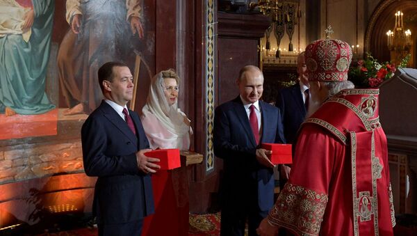 Пасха в России. Путин и Медведев - Sputnik Армения