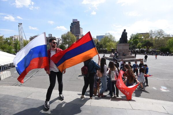 Лента Победы: помню и горжусь! В Ереване активно готовятся к празднованию 9 мая - Sputnik Армения