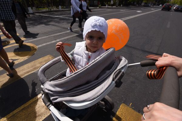 Лента Победы: помню и горжусь! В Ереване активно готовятся к празднованию 9 мая - Sputnik Армения