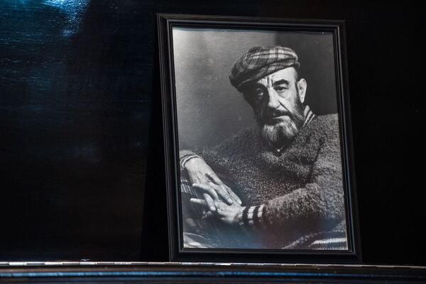 Վալենտին Պոդպոմոգովի առեղծվածը․ նա ապրեց Երևանում և հեռացավ ամպրոպի հետ Վալենտին Պոդպոմոգովի առեղծվածը․ նա ապրեց Երևանում և հեռացավ ամպրոպի հետ - Sputnik Արմենիա