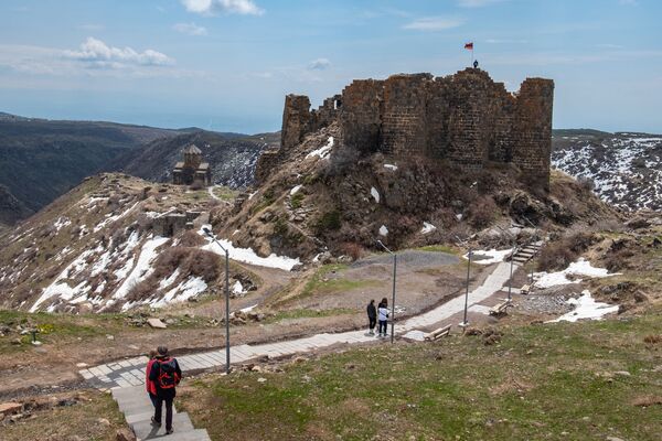 Ամբերդ ամրոցի ոդիսականը. ի՞նչ է տեղի ունենում և ինչո՞ւ է կանգ առել շինարարությունը - Sputnik Արմենիա