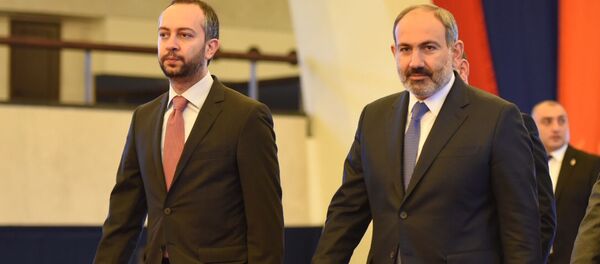 Никол Пашинян и Эдуард Агаджанян в СКК, где пройдет заседание Евразийского межправительственного совета (30 апреля 2019). Еревaн - Sputnik Армения
