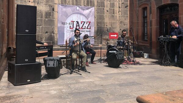 Концерт бенда Микаел Восканян и друзья во время открытия джазового фестиваля Hay-At-Jazz (30 апреля 2019). Гюмри - Sputnik Արմենիա