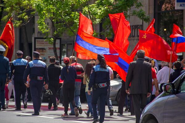 Первомайское шествие в центре столицы (1 мая 2019). Еревaн - Sputnik Армения