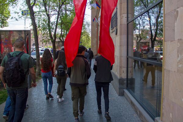 Կոմունիստների երթը Երևանում - Sputnik Արմենիա