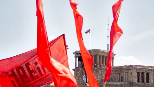 Первомайское шествие в центре столицы (1 мая 2019). Еревaн - Sputnik Армения