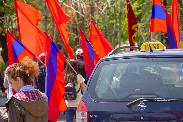 Կոմունիստների երթը Երևանում - Sputnik Արմենիա
