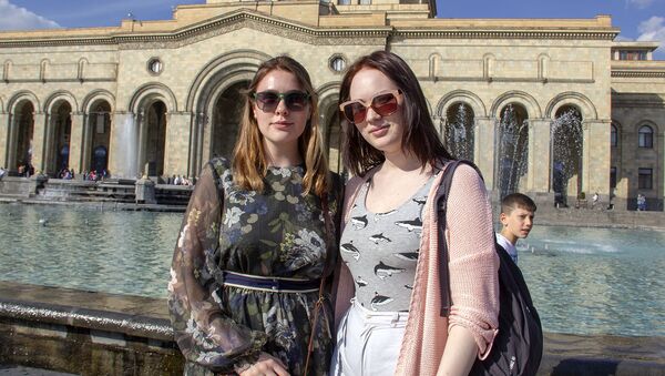 Туристки из России Анастасия Гольнева и Мария Мосова - Sputnik Армения