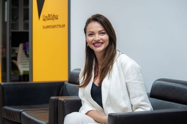 Ինչպես Գրիգոր Աղախանյանը բուժեց Արամոյի ատամը, իսկ Լուսինե Թովմասյանը դարձավ դիվանագետ Ինչպես Գրիգոր Աղախանյանը բուժեց Արամոյի ատամը, իսկ Լուսինե Թովմասյանը դարձավ դիվանագետ - Sputnik Արմենիա