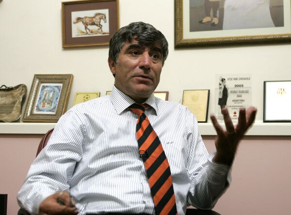 Թուրքիայում սպանված հայազգի լրագրող, «Ակոս» թերթի խմբագրապետ Հրանտ Դինք։ Նրան  սպանել են 2007թ–ի հունվարի 19–ին Ստամբուլում` հենց խմբագրության դիմաց: - Sputnik Արմենիա