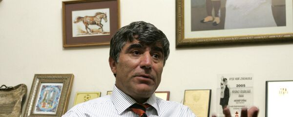 Журналист Грант Динк во время интервью Associated Press в своем офисе (2006 год). Стамбул - Sputnik Армения