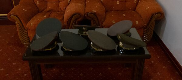 Фуражки участников конференции Память и актуальное звучание Великой Победы: 74-летие победы в Великой отечественной войне (4 мая 2019). Еревaн - Sputnik Армения