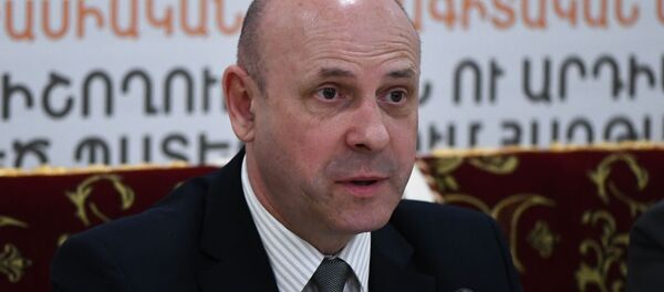 Чрезвычайный и Полномочный посол Беларуси в Армении Игорь Назарук на конференции Память и актуальное звучание Великой Победы: 74-летие победы в Великой отечественной войне (4 мая 2019). Еревaн - Sputnik Армения