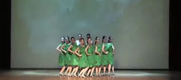 Китайский танец с быстрым переодеванием Китайский танец с быстрым переодеванием - Sputnik Արմենիա