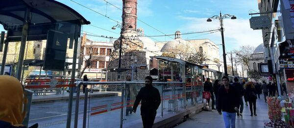 Люди на улице в Стамбуле, Турция - Sputnik Армения