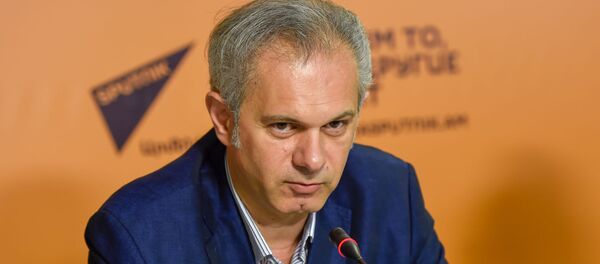 Рубен Пашинян на пресс-конференции по теме Что получится, если скрестить ИТ и туризм (6 мая 2019). Еревaн Рубен Пашинян на пресс-конференции по теме Что получится, если скрестить ИТ и туризм (6 мая 2019). Еревaн - Sputnik Армения