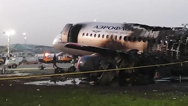 Следственные действия на месте аварийной посадки самолёта в аэропорту Шереметьево - Sputnik Армения