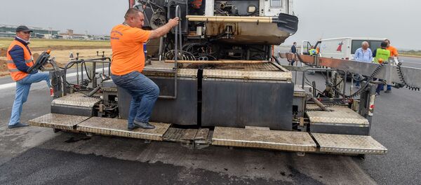 Ремонт взлетно-посадочной полосы в аэропорту Звартноц (7 мая 2019). Ереван Ремонт взлетно-посадочной полосы в аэропорту Звартноц (7 мая 2019). Ереван - Sputnik Արմենիա