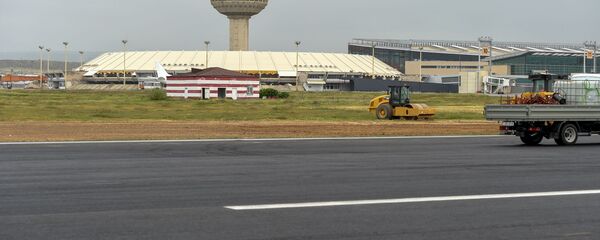 Вид на старое здание аэропорта Звартноц со взлетно-посадочной полосы (7 мая 2019). Ереван - Sputnik Արմենիա