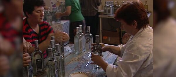 Как в Карабахе впервые организовали заводское производство тутовки - Sputnik Армения