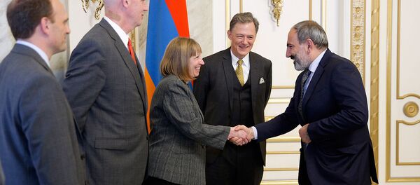 Премьер-министр Никол Пашинян принял делегацию во главе с заместителем помощника госсекретаря США по вопросам Европы и Евразии Джорджем Кентом (6 мая 2019). Еревaн Премьер-министр Никол Пашинян принял делегацию во главе с заместителем помощника госсекретаря США по вопросам Европы и Евразии Джорджем Кентом (6 мая 2019). Еревaн - Sputnik Արմենիա