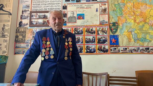 Ветеран Великой Отечественной войны, председатель Совета ветеранов Арташата Усик Паносян - Sputnik Армения