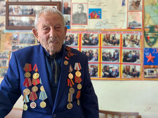 Знали, что смерть — наша, а мы принадлежим ей: о чем молчит 101-летний ветеран ВОВ Паносян - Sputnik Армения