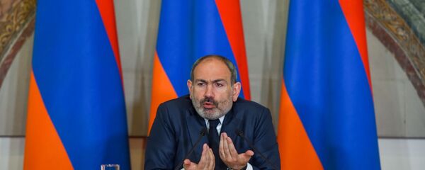 Пресс-конференция премьер-министра Никола Пашиняна по итогам первого года пребывания на посту (8 мая 2019). Еревaн Пресс-конференция премьер-министра Никола Пашиняна по итогам первого года пребывания на посту (8 мая 2019). Еревaн - Sputnik Արմենիա