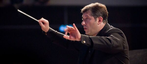 Художественный руководитель Брянского Губернаторского симфонического оркестра Эдуард Амбарцумян Художественный руководитель Брянского Губернаторского симфонического оркестра Эдуард Амбарцумян - Sputnik Արմենիա