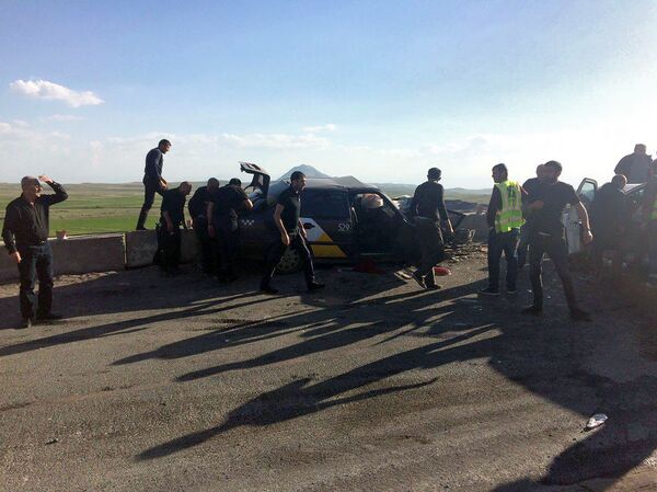 Սարսափելի վթար Երևան–Գյումրի մայրուղում. տուժածների մեջ երեխաներ կան. լուսանկարներ - Sputnik Արմենիա