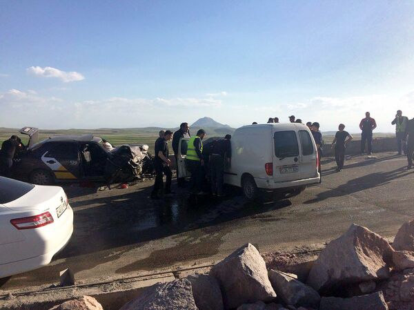 Սարսափելի վթար Երևան–Գյումրի մայրուղում. տուժածների մեջ երեխաներ կան. լուսանկարներ - Sputnik Արմենիա