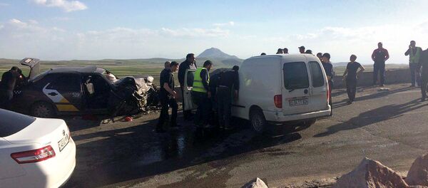 Дорожно-транспортное происшествие на трассе Ереван-Гюмри, участок подъема Мастара (8 мая 2019). Еревaн Дорожно-транспортное происшествие на трассе Ереван-Гюмри, участок подъема Мастара (8 мая 2019). Еревaн - Sputnik Արմենիա