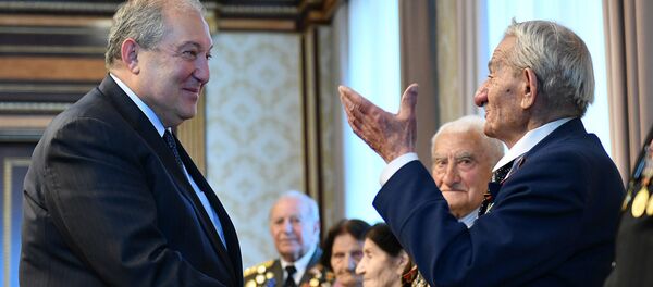 Президент Армен Саркисян встретился с ветеранами Великой Отечественной войны (8 мая 2019). Еревaн - Sputnik Армения