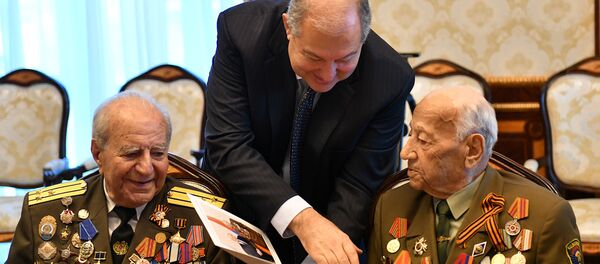 Президент Армен Саркисян встретился с ветеранами Великой Отечественной войны (8 мая 2019). Еревaн - Sputnik Արմենիա