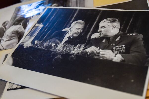 Айк Иванович, как твой внук: как главе МВД Армении давали на подпись неудобные бумаги - Sputnik Армения