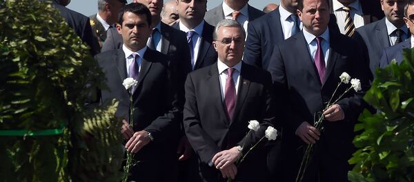 Члены правительства Армении у могилы Неизвестного солдата в парке Победы (9 мая 2019). Еревaн Члены правительства Армении у могилы Неизвестного солдата в парке Победы (9 мая 2019). Еревaн - Sputnik Արմենիա