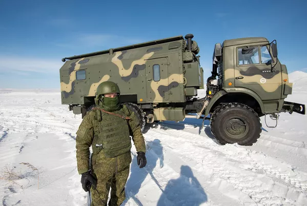 Военный Камаз, доставивший на место беспилотники Военный Камаз, доставивший на место беспилотники - Sputnik Армения