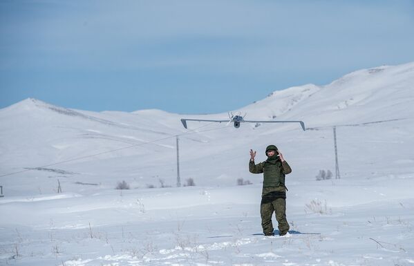 Беспилотник Застава запускается прямо с рук - Sputnik Армения