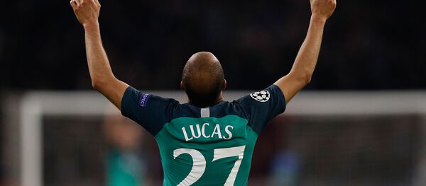 Атакующий полузащитник Тоттенхема Лукас Моура празднует свой гол в полуфинальном матче Лиги Чемпионов УЕФА против команды Аякс (8 мая 2019). Амстердам Атакующий полузащитник Тоттенхема Лукас Моура празднует свой гол в полуфинальном матче Лиги Чемпионов УЕФА против команды Аякс (8 мая 2019). Амстердам - Sputnik Армения