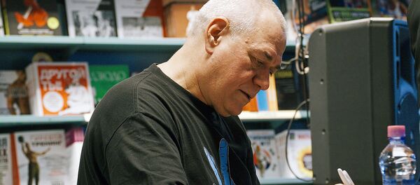 Встреча с главным редактором радиостанции «Говорит Москва» Сергеем Доренко (24 октября 2015). Москвa Встреча с главным редактором радиостанции «Говорит Москва» Сергеем Доренко (24 октября 2015). Москвa - Sputnik Армения