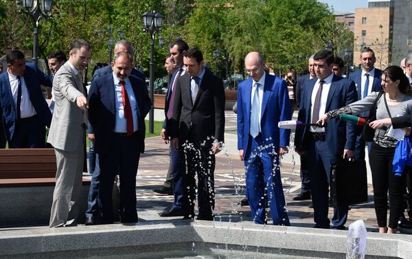 Церемония открытия парка, отремонтированного к 2800-летию Еревана (10 мая 2019). Ереван - Sputnik Армения