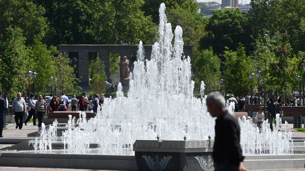 Парк в Ереване - Sputnik Армения