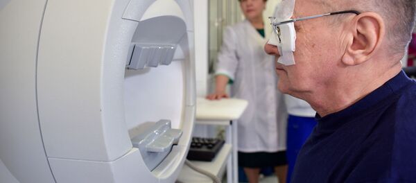 Пациент в глазной клинике Пациент в глазной клинике - Sputnik Армения
