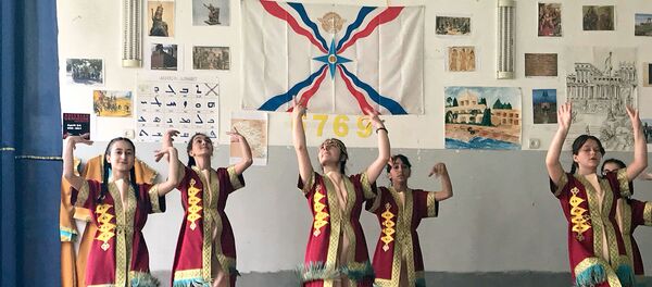 Школьное мероприятие в ассирийском селе Димитров, Армения - Sputnik Армения